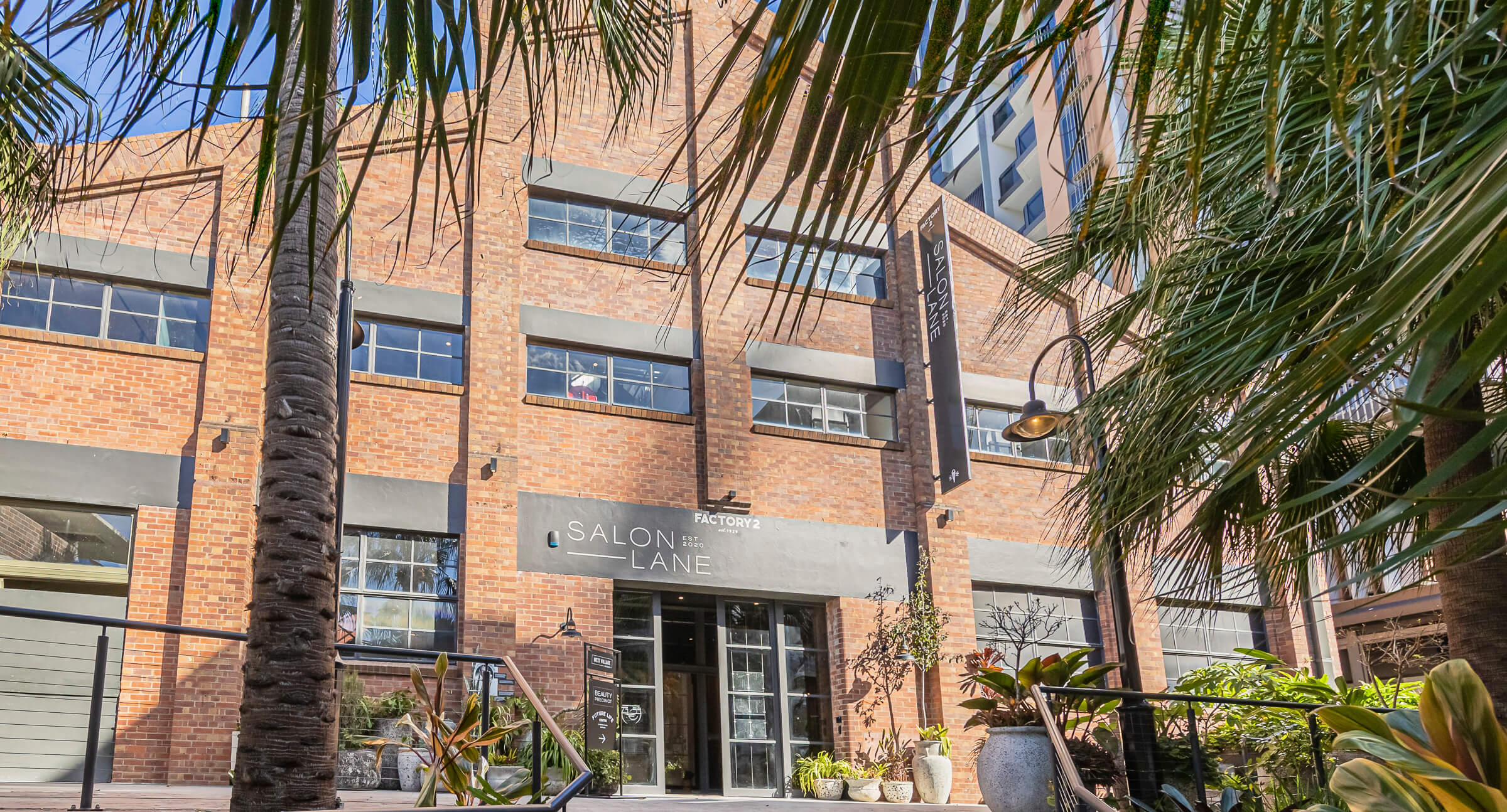 Salon_Lane_West_End_Salon_Front
